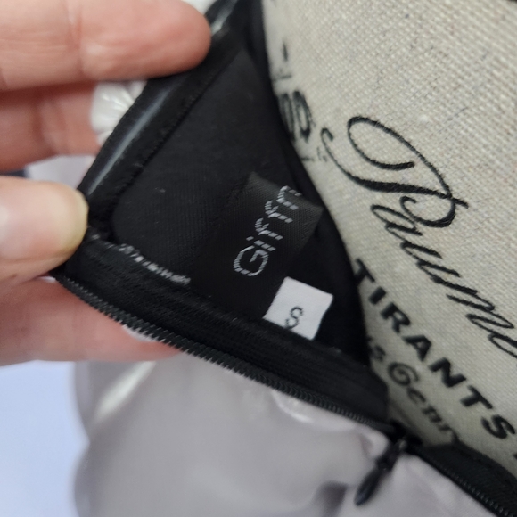 Elegant Black and White Off-Shoulder Midi Dress - Picture 6 of 7